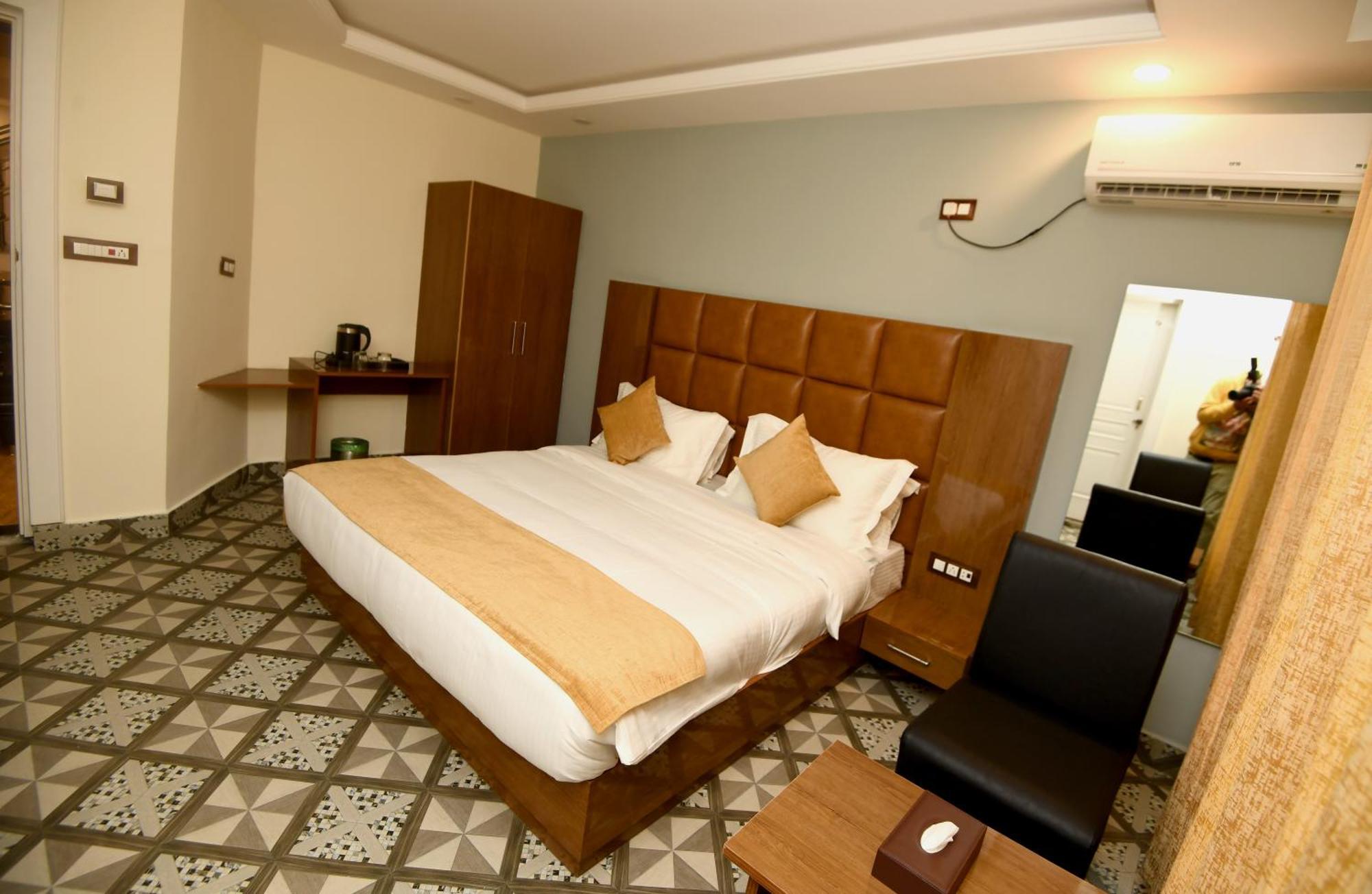 Jf Green Resorts - Near Srinagar Airport Exterior photo